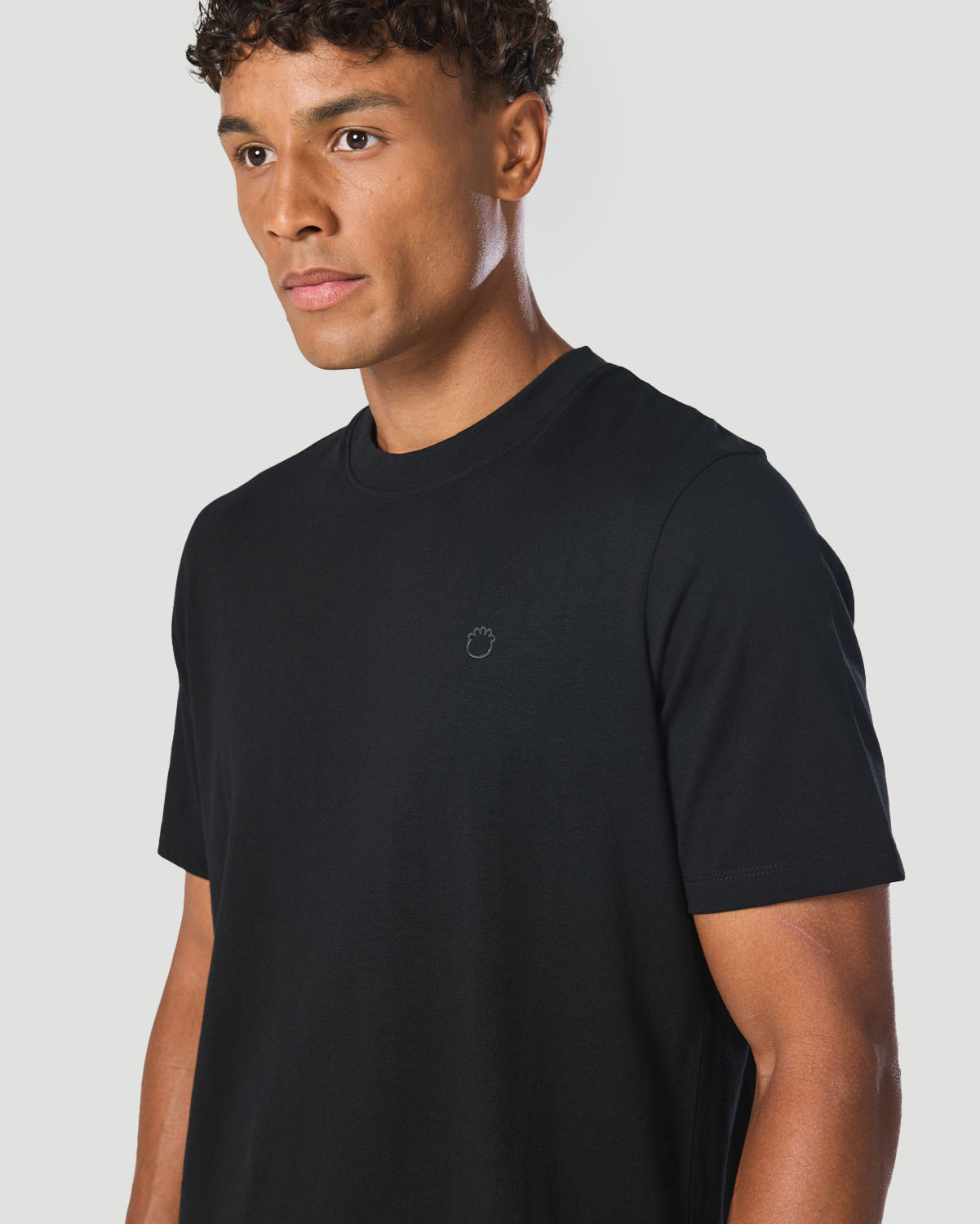 Men's Basic T-shirt - Jet Black image number 2