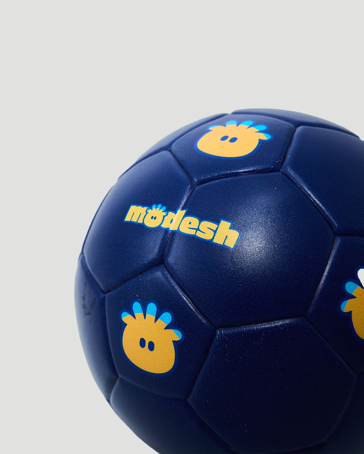 Football - Surf The Web image number 1